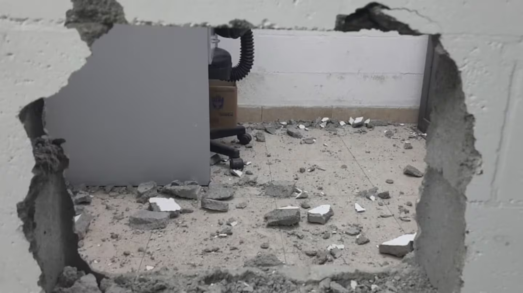 Chascomús: entraron a robar por un boquete en un mayorista y terminaron atrapados en el depósito