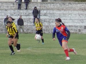 Fútbol femenino: Triunfos de Colegiales y Huracán en el cierre de la 5ª fecha (videos)
