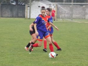 Fútbol femenino: Ganó Huracán y es único puntero y Colegiales perdió el invicto