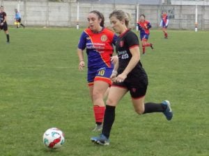 Fútbol femenino: Ganó Huracán y es único puntero y Colegiales perdió el invicto
