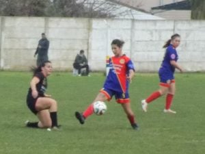 Fútbol femenino: Ganó Huracán y es único puntero y Colegiales perdió el invicto