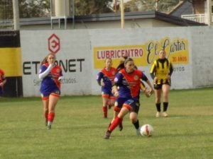 Fútbol femenino: Triunfos de Colegiales y Huracán en el cierre de la 5ª fecha (videos)