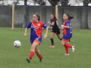 Fútbol femenino: Ganó Huracán y es único puntero y Colegiales perdió el invicto
