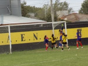 Fútbol femenino: Triunfos de Colegiales y Huracán en el cierre de la 5ª fecha (videos)