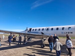 (audio-videos) Emotivo acto inaugural para recibir el arribo del primer vuelo de Humming Airways