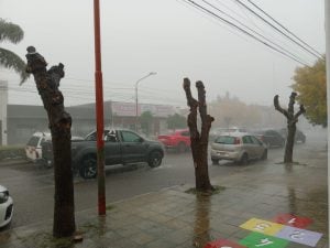 (videos) Llovieron más de 60 mm. en una hora y media en Tres Arroyos