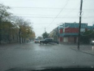 (videos) Llovieron más de 60 mm. en una hora y media en Tres Arroyos
