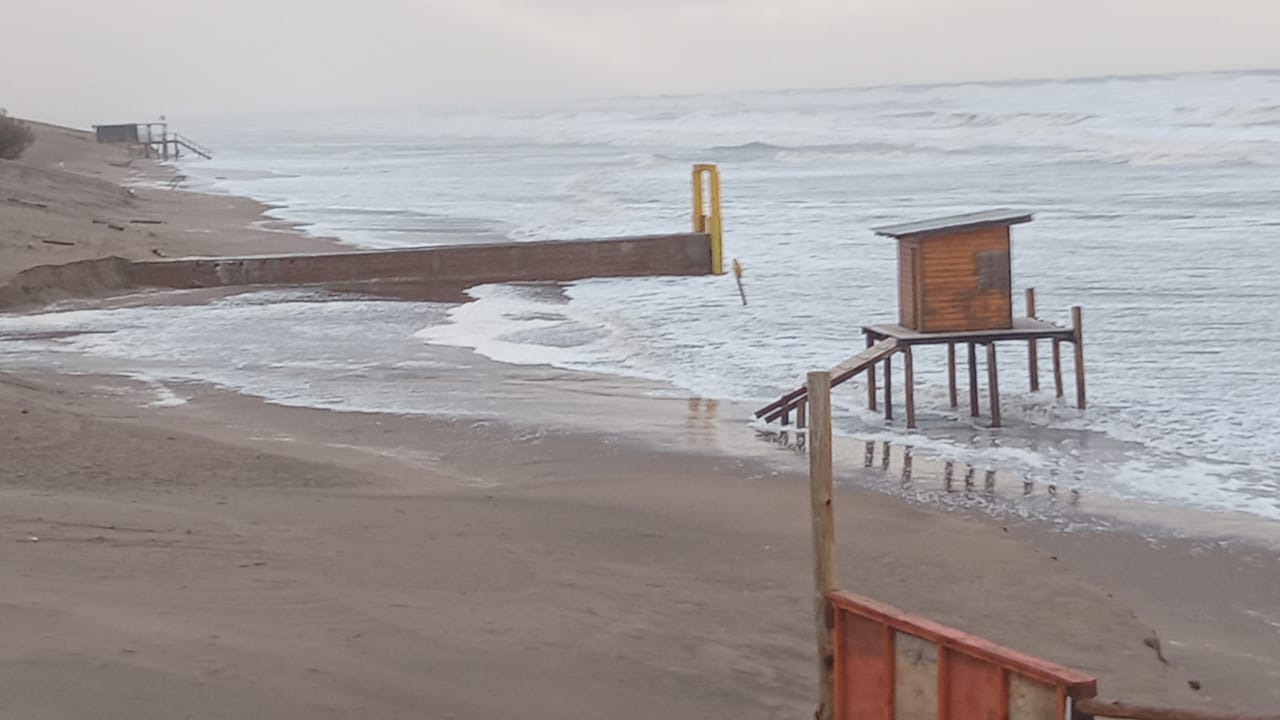 (video)Reta: el mar se “comió” el túnel submedanal