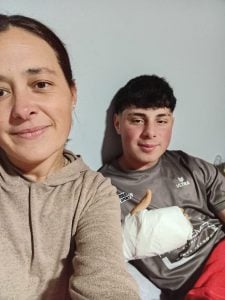 (audio) “Estoy muy agradecido”: La palabra de Thomas Martínez y su madre tras la exitosa operación del arquero