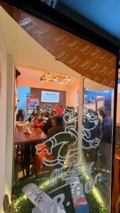Furor en la apertura de Mr. Dog en Tres Arroyos