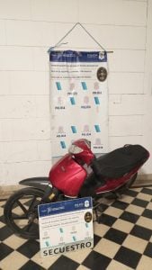Policía y Patrulla Urbana evitaron robo de una moto. Dos presos