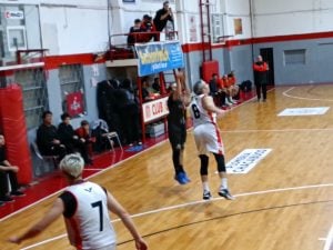 Básquet: ganaron Huracán y Huracán de Necochea