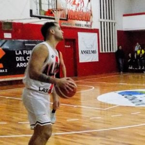 Básquet Provincial: Alumni ganó y es único puntero