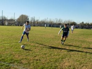 Fútbol: Villa Del Parque sigue imparable