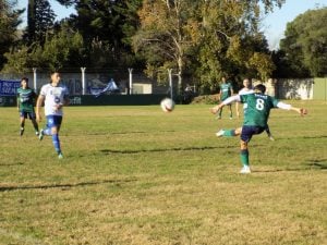 Fútbol: Villa Del Parque sigue imparable
