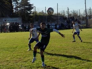 Fútbol: Villa Del Parque sigue imparable