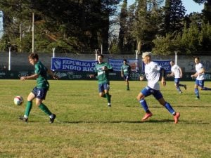 Fútbol: Villa Del Parque sigue imparable