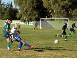 Fútbol: Villa Del Parque sigue imparable
