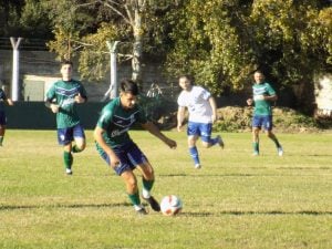 Fútbol: Villa Del Parque sigue imparable