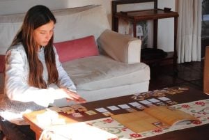 (audio) De Argentina para el mundo: joven catequista lanzó álbum estilo “Panini” de santos