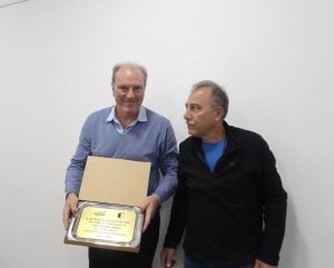 Instituciones entregaron presentes a Olimpo por su 80º Aniversario