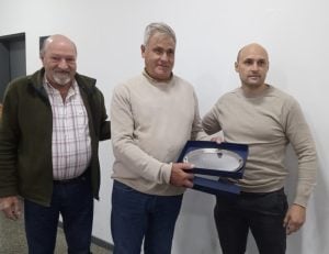 Instituciones entregaron presentes a Olimpo por su 80º Aniversario