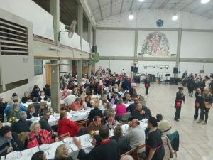 (video)El padre Torquatti festejó sus 80 años