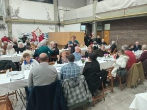(video)El padre Torquatti festejó sus 80 años