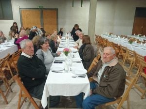 (video)El padre Torquatti festejó sus 80 años