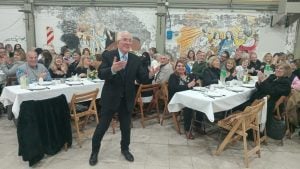 (video)El padre Torquatti festejó sus 80 años