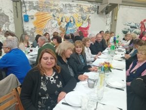 (video)El padre Torquatti festejó sus 80 años