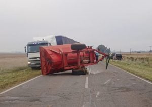 Ruta 3: Se desprendió tolva que era transportada por una camioneta. No hubo lesionados