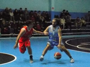 Básquet: Huracán derrotó a Club De Pelota
