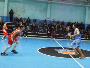 Básquet: Huracán derrotó a Club De Pelota