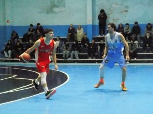 Básquet: Huracán derrotó a Club De Pelota