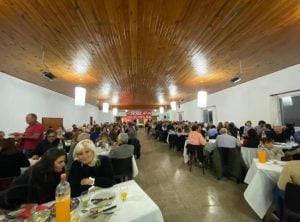 Alumni festejó sus 104 años y sorteó la rifa del auto