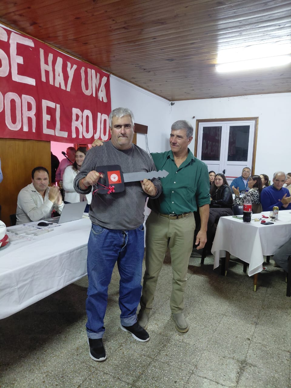 Alumni festejó sus 104 años y sorteó la rifa del auto