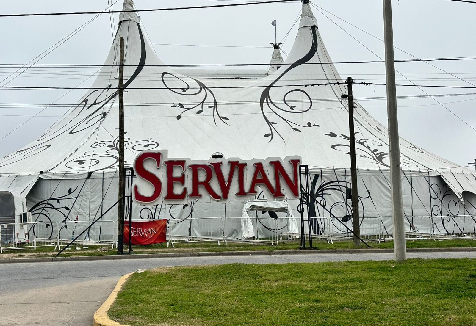 El Circo Servian ya está en Tres Arroyos y debuta el viernes