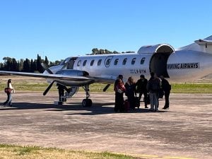 En horario, llegó un nuevo vuelo de Humming Airways