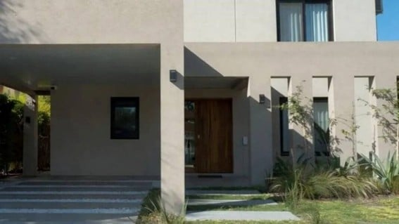 Contratista declaró que Adorni le pagó 245 dólares mil en negro por remodelar su casa de Exaltación de la Cruz