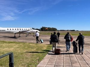 (videos) Llegó el primer vuelo de Humming Airways luego del inaugural