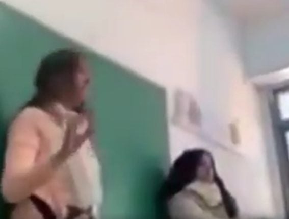 El video de una directora que explotó contra un curso. “No conocen lo peor de mi”