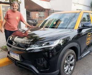 (audio) Gerardo Trillini, el primer taxista con auto eléctrico del país contó cuánto ahorra