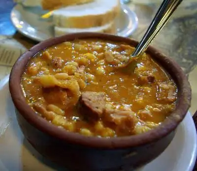 Venta de Locro Patrio en La Casona el 25 de Mayo