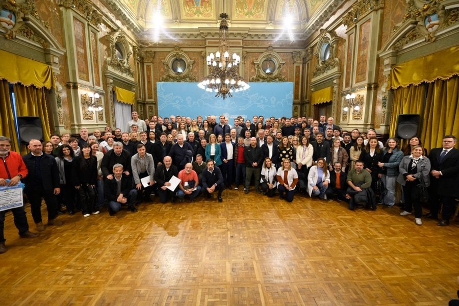 “Las políticas de abandono de la salud del gobierno de Milei matan, es criminal”dijo Kicillof ante intendentes