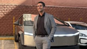 Polémica y repercusión nacional por el Tesla de Manuel Quintar en Diputados
