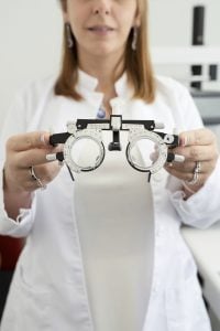 Presbicia: El Desafío de Recuperar la Visión Cercana en la Madurez