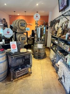 Pueblito Mío celebra su 5º Aniversario con gran presente comercial (audio)