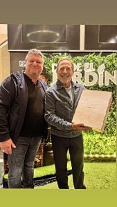 Pueblito Mío celebra su 5º Aniversario con gran presente comercial (audio)