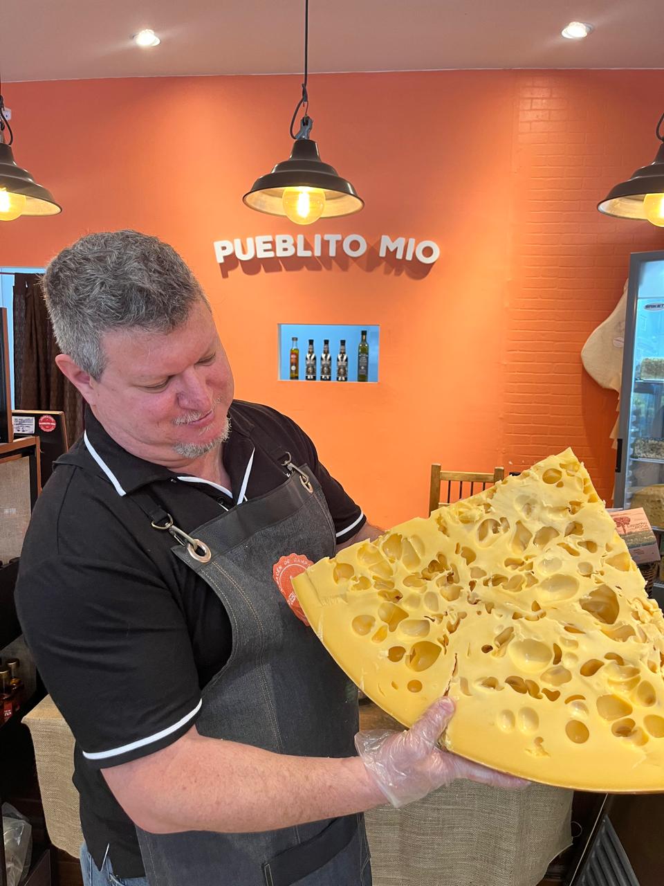 Pueblito Mío celebra su 5º Aniversario con gran presente comercial (audio)